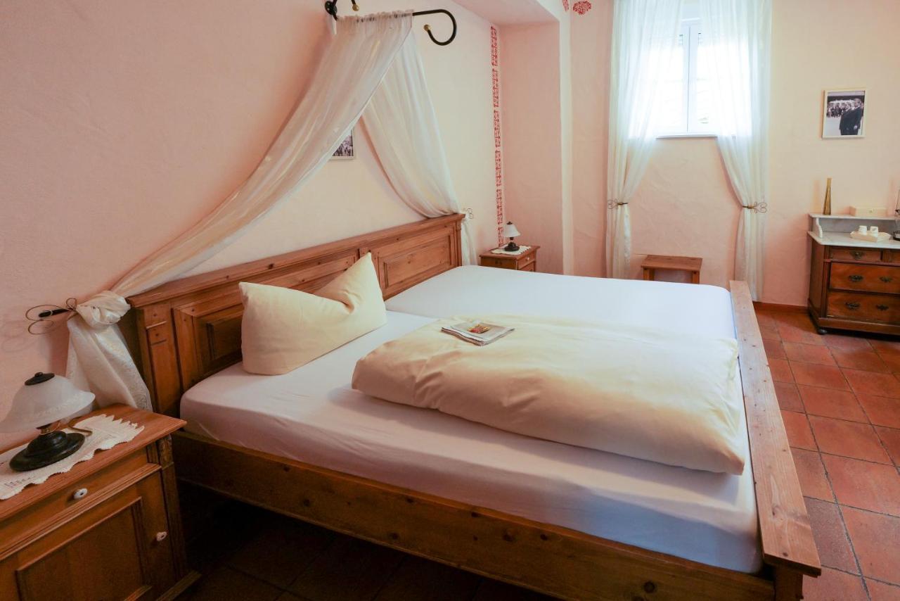Hotel Alte Buergermeisterei Ediger-Eller Esterno foto