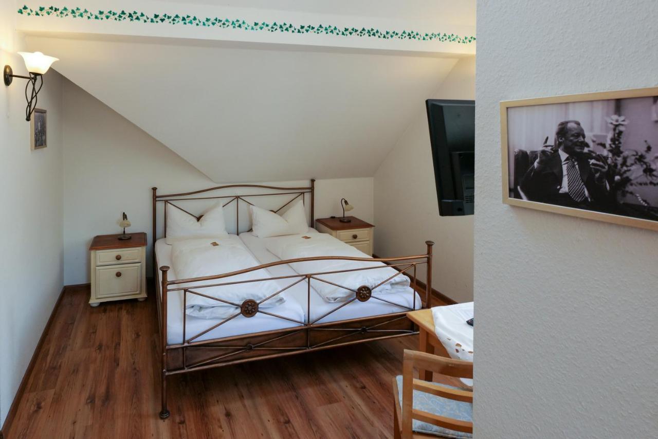 Hotel Alte Buergermeisterei Ediger-Eller Esterno foto