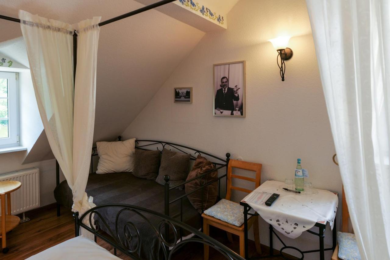 Hotel Alte Buergermeisterei Ediger-Eller Esterno foto